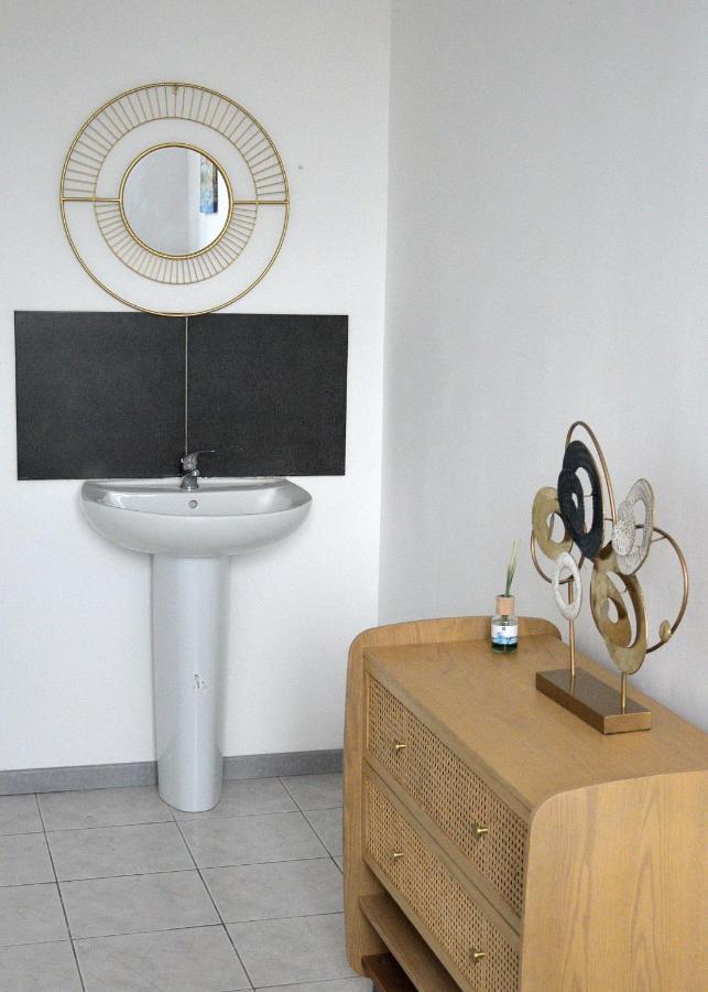 Lieu-Saint-Amand Domus Lemaitre 1 Bouchain - Parking - Wifi Tv - 2 Chambres - Proche Gare Et Commerces מראה חיצוני תמונה